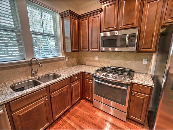 4th image of 1186 Dingle Rd