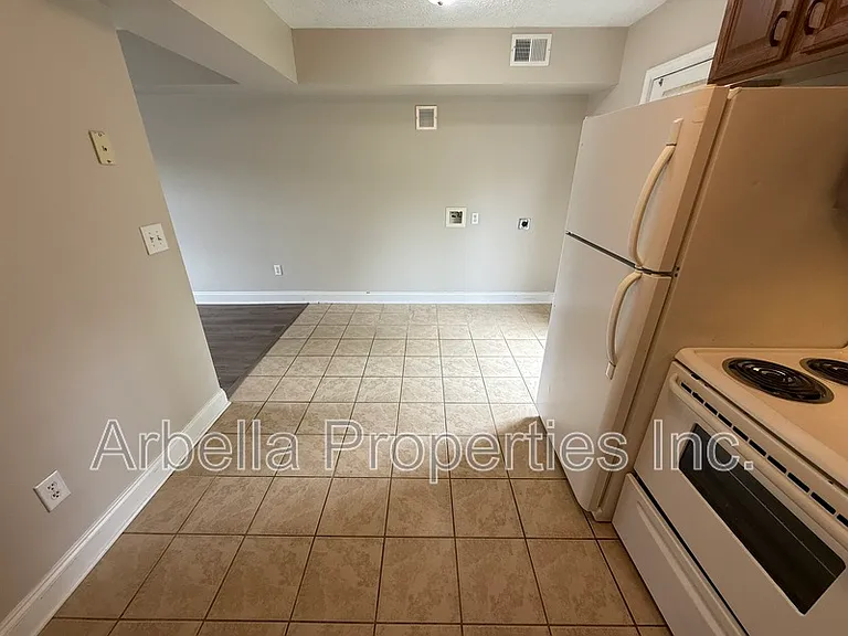 133 Walker St — Photo 9