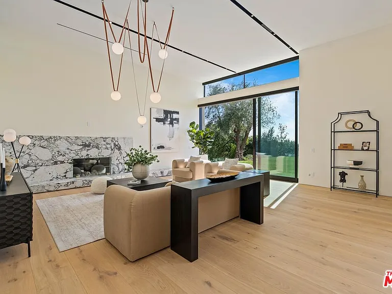 2501 Banyan Dr — Photo 9