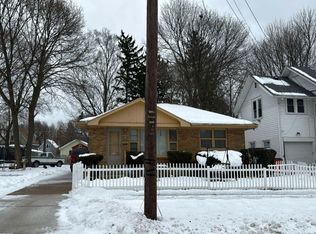 555 McAllister Ave, Benton Harbor, MI 49022