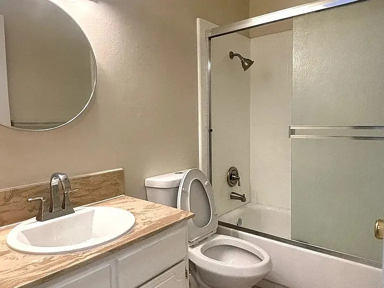 21 Lewis Ave #7 — Photo 8