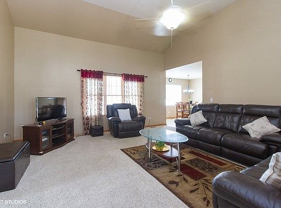 2nd image of 1675 Jennifer Dr