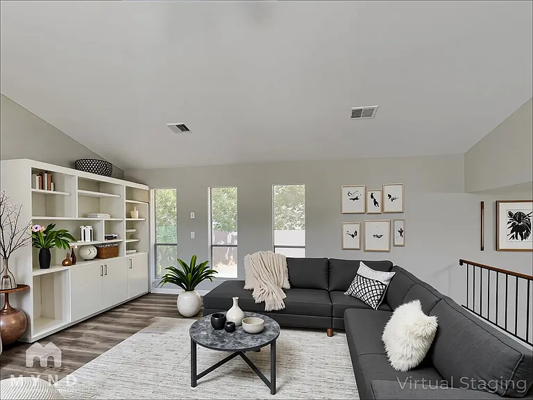 947 Mainstreet Lake Dr — Photo 3
