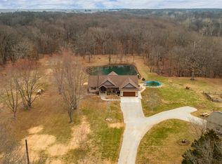 14982 Freemont Rd, Carlinville, IL 62626