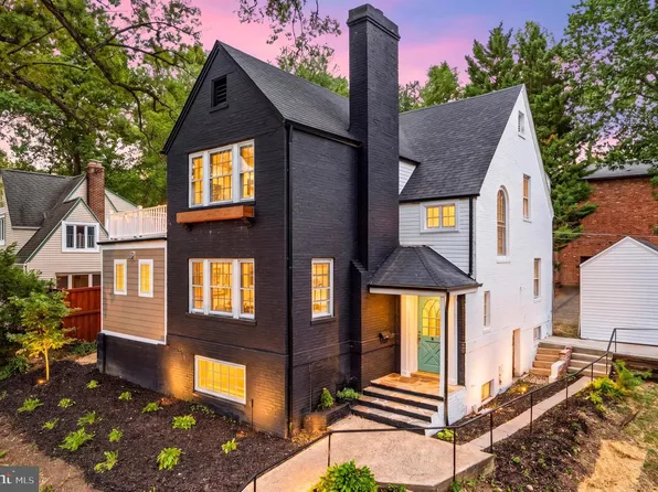 1006 26th St S, Arlington, VA 22202