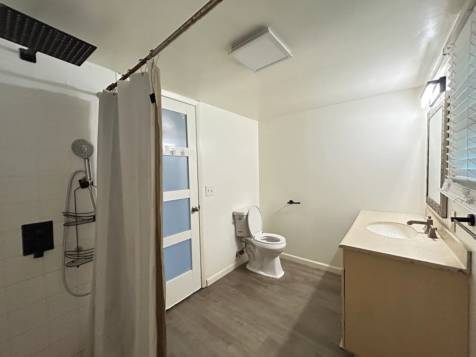 3 bed, 1000 sqft, $1,950 — Photo 3