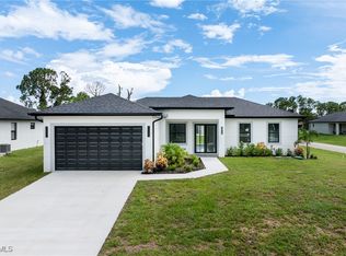 3915 27th St SW, Lehigh Acres, FL 33976