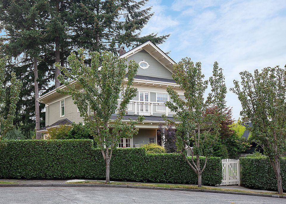 1st image of 2707 Nob Hill Ave N
