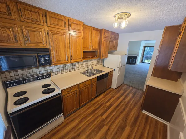 8143 Holmes Rd APT 201, Kansas City, MO 64131