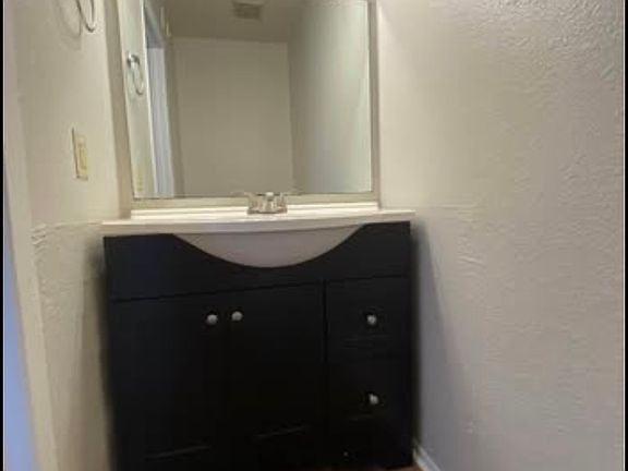 5th image of 2700 N 16th St APT 1