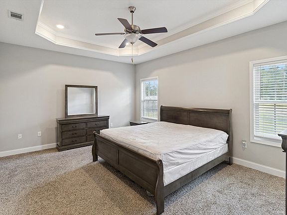 5th image of 98 Harmonees Way SE