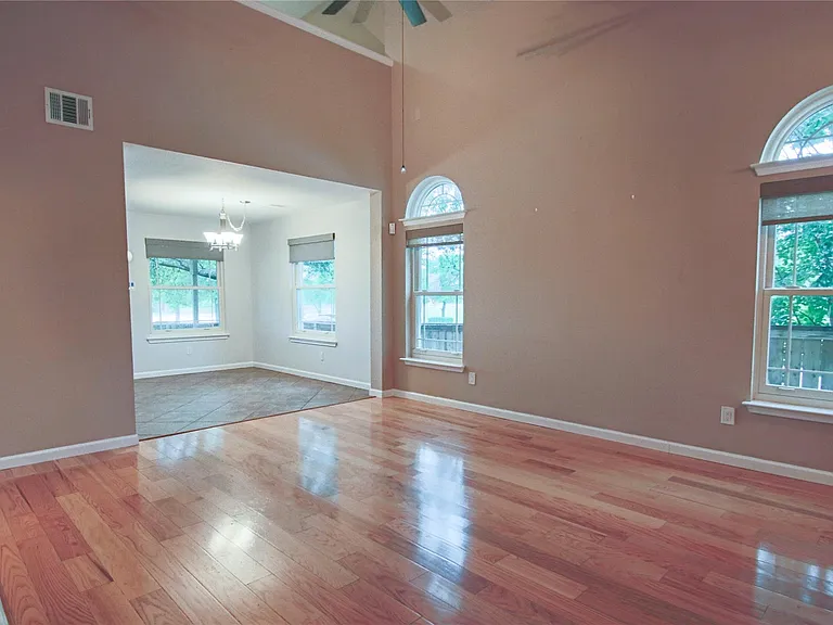 1109 Traci Michelle Dr — Photo 8