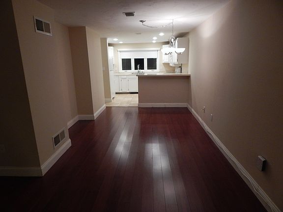 5th image of 200 Heroux Blvd Unit 105