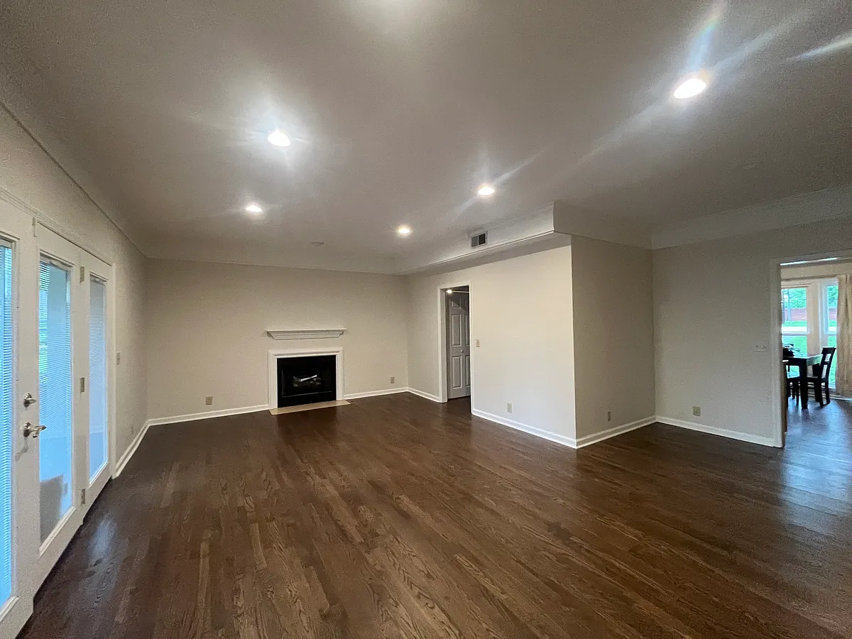 Building Photo - 3923 Westmont Ave