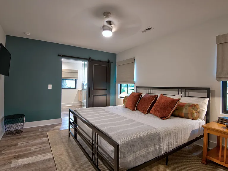 3945 Rockfern Rd #B — Photo 22
