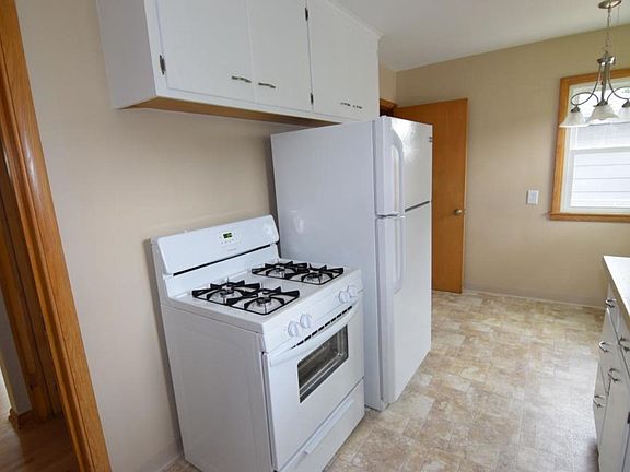 4th image of 1253 Smith Ave S