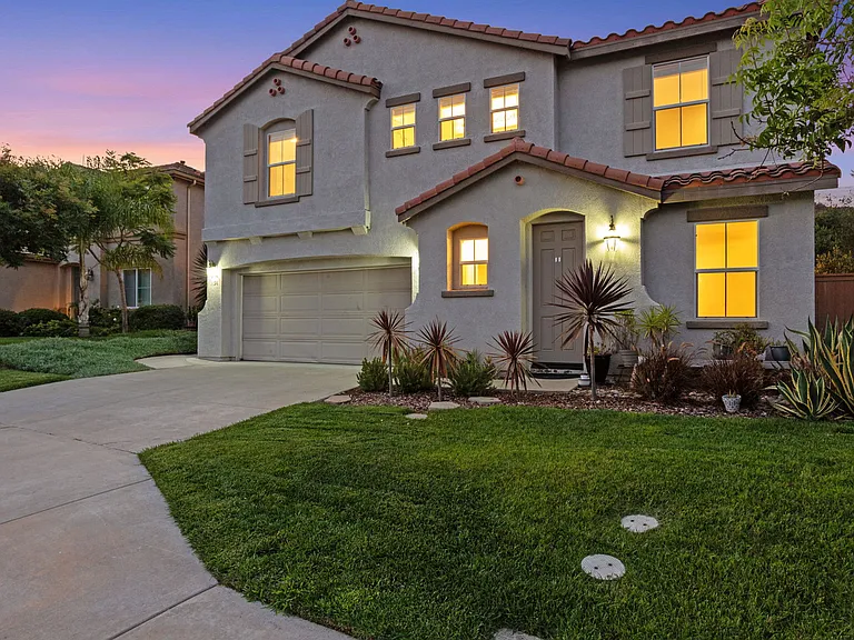 3156 Huula Dr — Photo 1