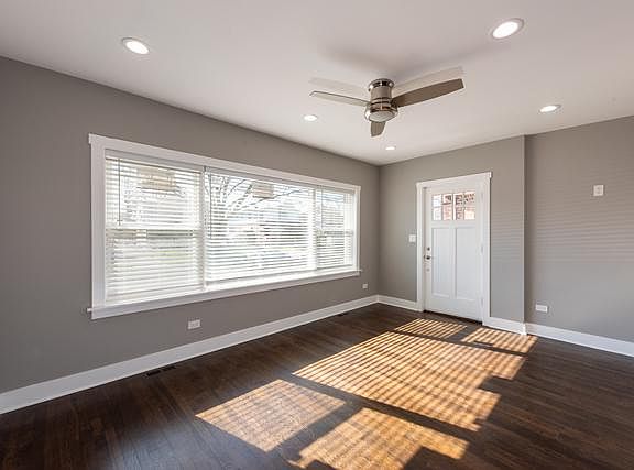 5th image of 2427 N Newland Ave