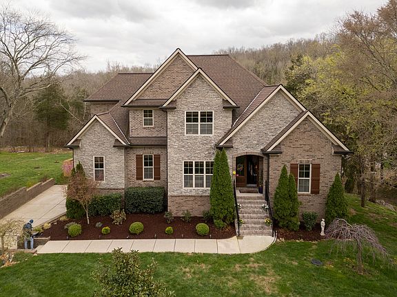 2nd image of 308 Cedar Hollow Ct