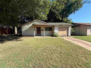4609 Meadow Lake Dr, Wichita Falls, TX 76310