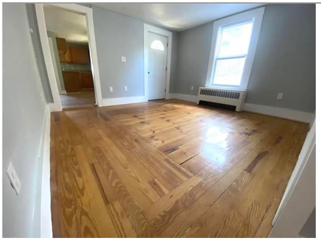 Building Photo - 27 Elm St #B