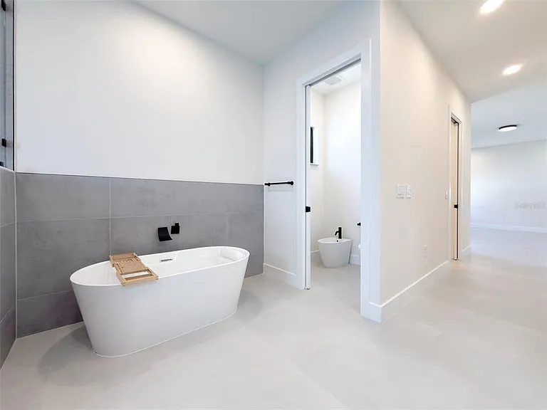 14671 Lillian Cir — Photo 15