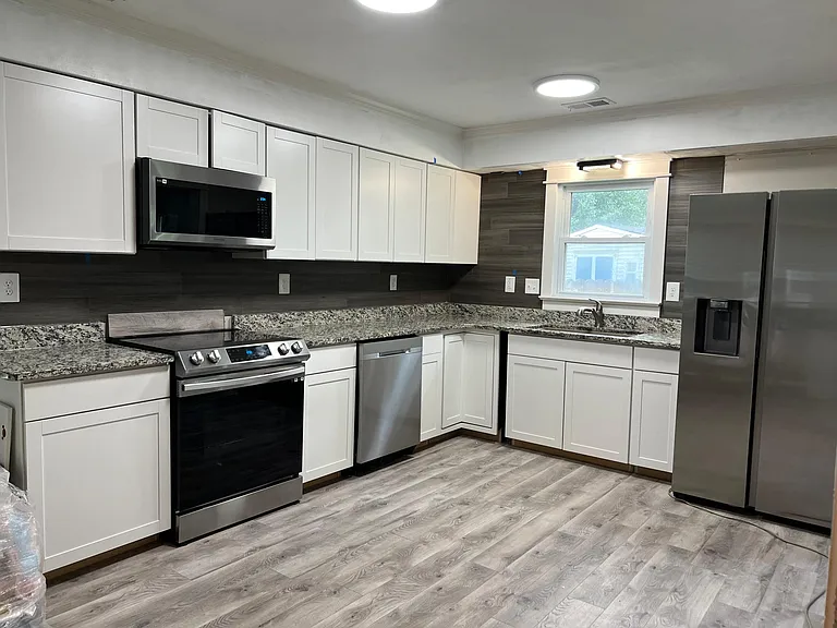 524 Flintlock Rd — Photo 2