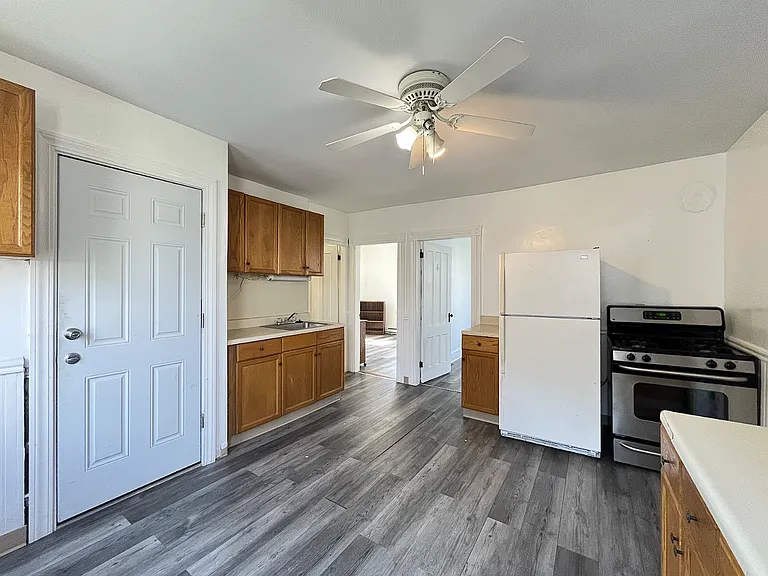 418 East St #2 — Photo 15