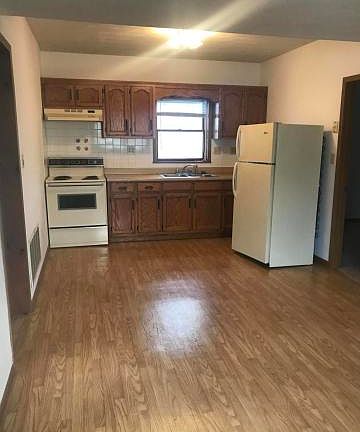 2nd image of 707 Lincoln St