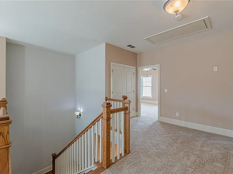 1645 Woodward Way — Photo 63