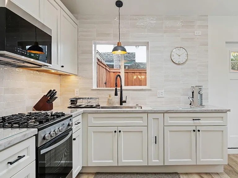 5057 San Vicente Dr #2 — Photo 3
