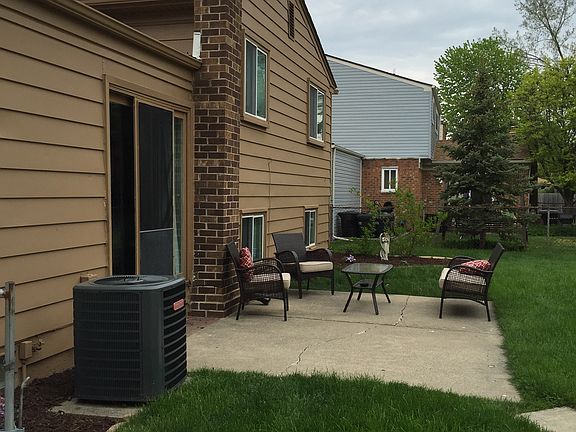 4th image of 42154 Villanova Dr