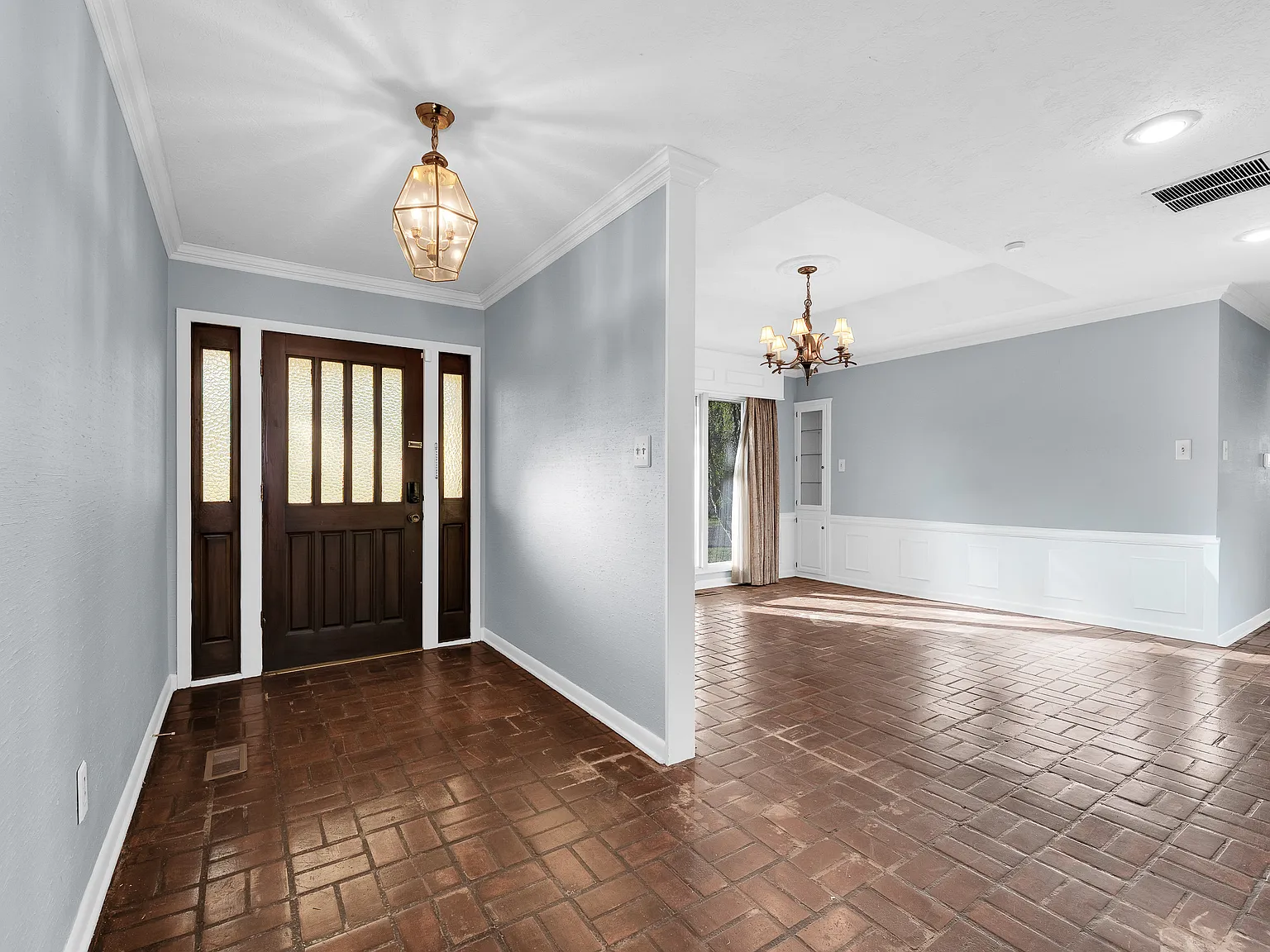 3 bed, 2640 sqft, $1,895 — Photo 4