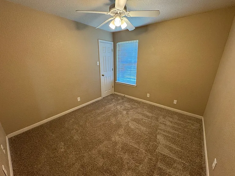Sales--4706 John David — Photo 13