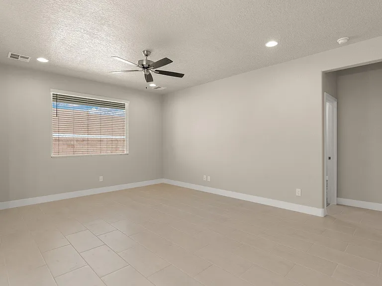 6801 Cleary Loop NE — Photo 10