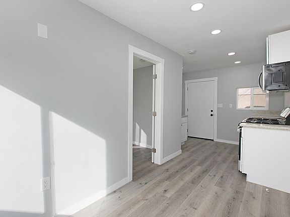 4th image of 3745 Boundary St #3