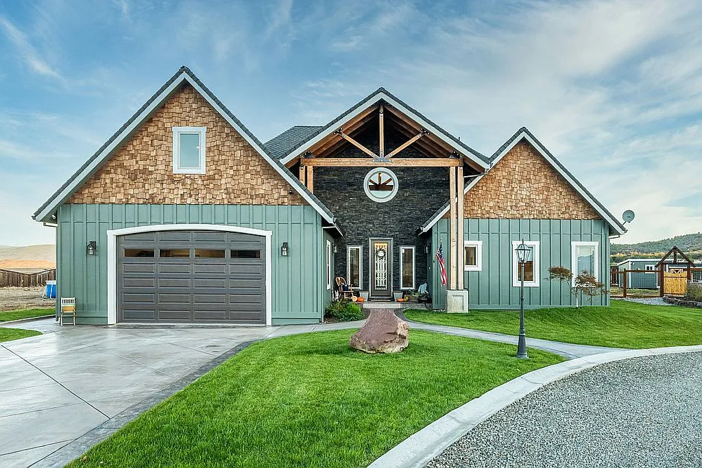 1521 Phillipe Ln photo 1