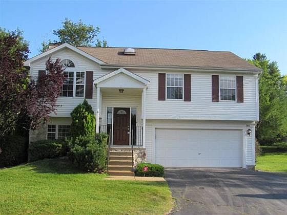 1st image of 961 Hidden Valley Dr