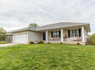 1305 Jessalinn Dr, Lebanon, MO 65536