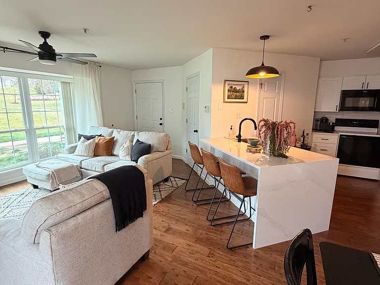 1609 Forest Springs Ln #B — Photo 3