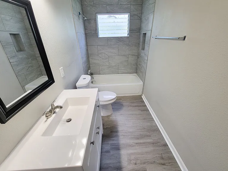 4909 Holloway Dr — Photo 10