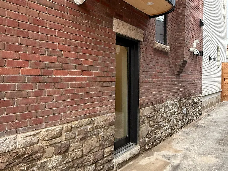 328 Palmerston Blvd #LOWER — Photo 13