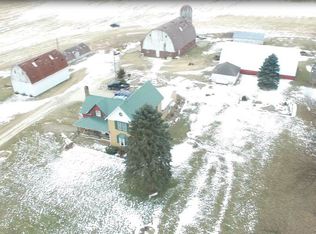 3401 Pole Line Rd, Cresco, IA 52136