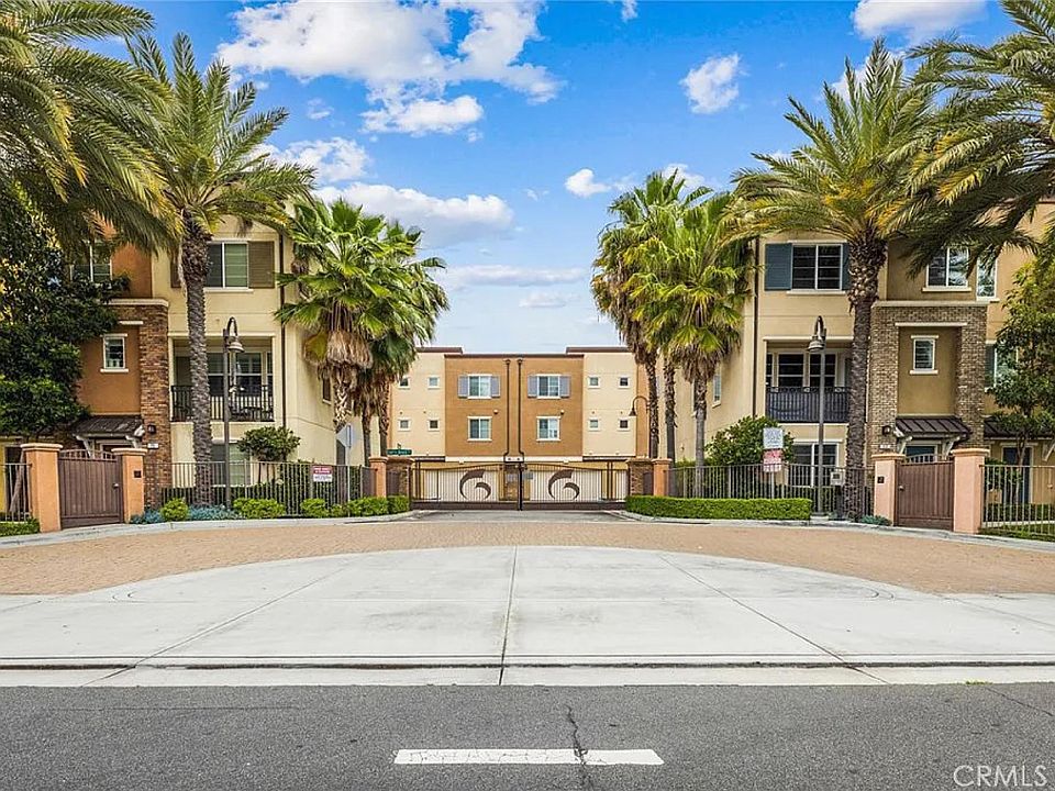 1st image of 31 Weiss Dr