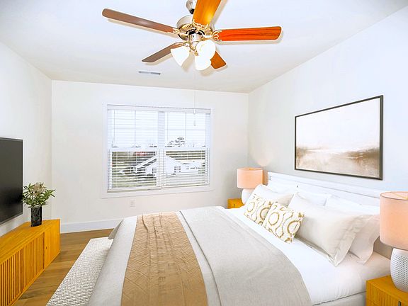 3rd image of 7334 Acorn Valley Ln