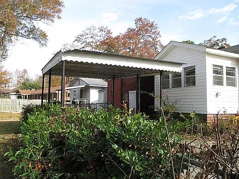 3 bed, 1300 sqft, $1,300 — Photo 3