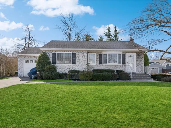 1457 9th Street, West Babylon, NY 11704