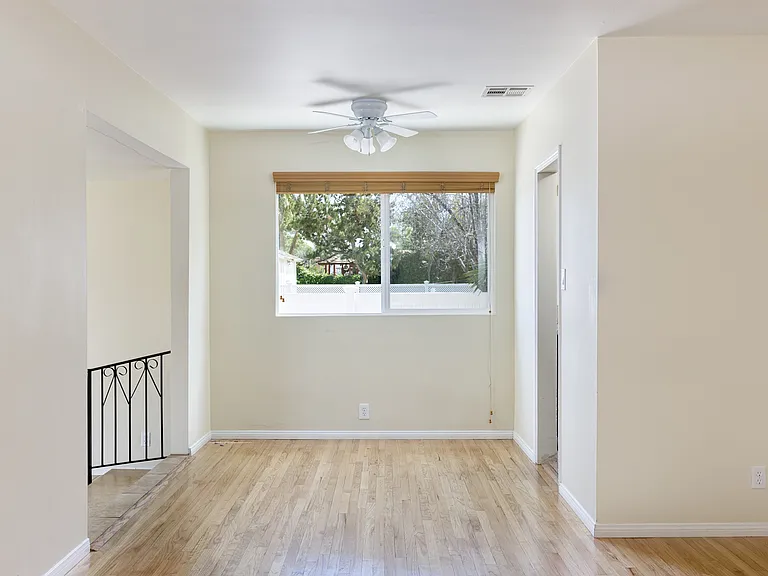 20301 Mobile St — Photo 4