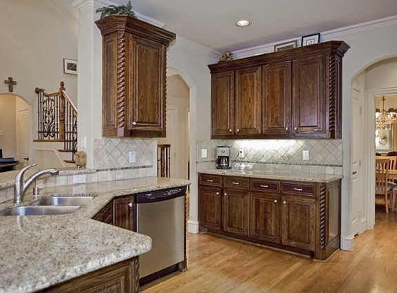 5th image of 6238 Lakeshore Dr