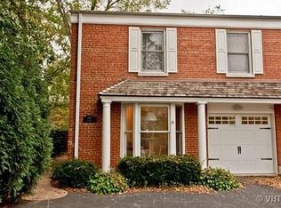 323 Hawthorn Ave, Glencoe, IL 60022